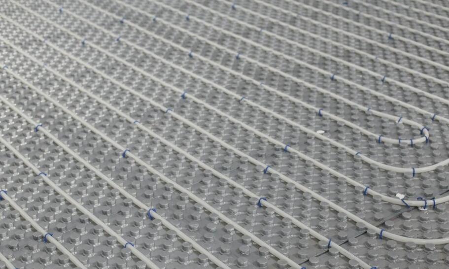 Jak montaż folii grzewczej wpływa na komfort termiczny w domach?