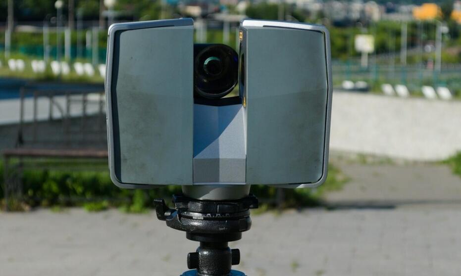 Jak technologia skanowania laserowego pomaga w planowaniu tras komunikacyjnych?