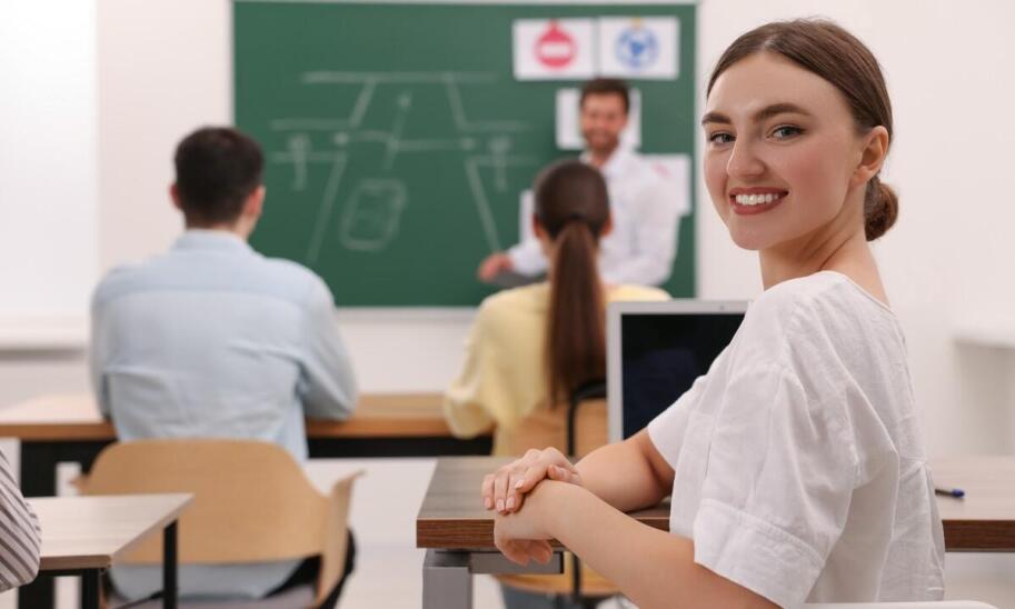 Jak jazdy doszkalające po angielsku wspierają naukę terminologii motoryzacyjnej?