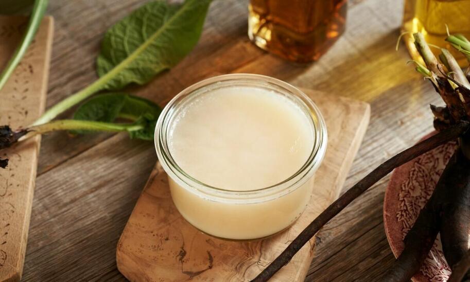 Naturalne właściwości miodu z propolisem – co warto wiedzieć?