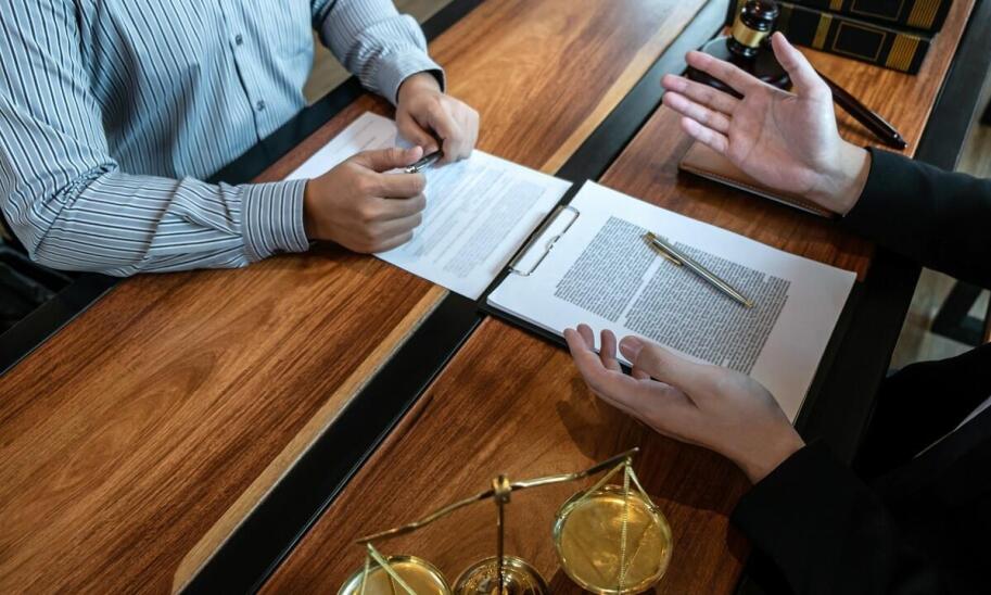 Wsparcie adwokata w trudnych sprawach gospodarczych – co warto wiedzieć?