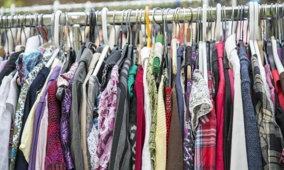 Różnorodność oferty hurtowej a potrzeby lokalnych lumpeksów