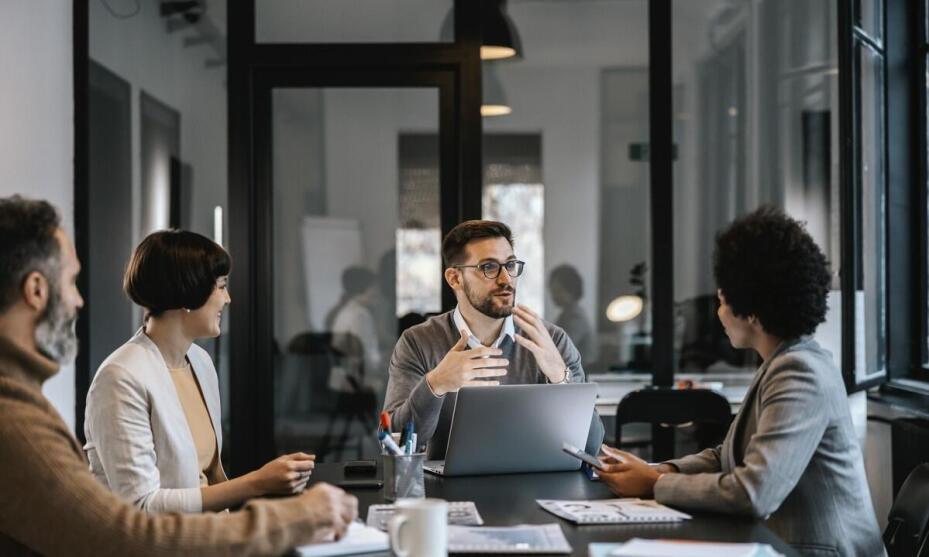 Strategie zarządzania rozliczeniami VAT przy outsourcingu pracowniczym