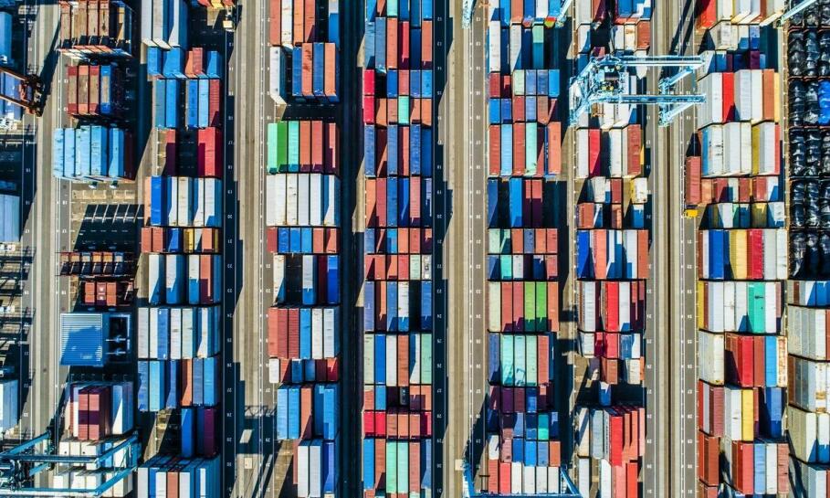 Porady dotyczące transportu i instalacji kontenerów magazynowych