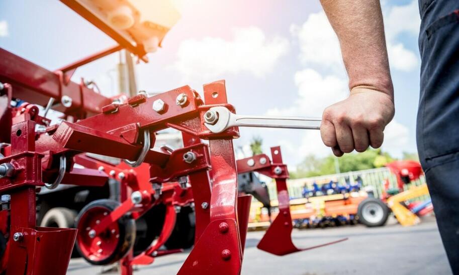 Wybór farb odpornych na promieniowanie UV dla maszyn rolniczych