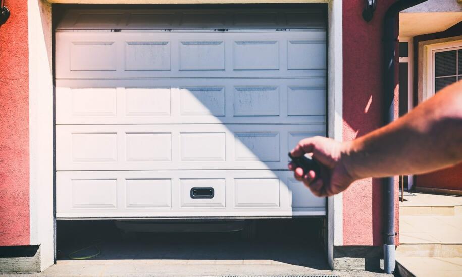 Automatyka do bram garażowych – przegląd najpopularniejszych modeli