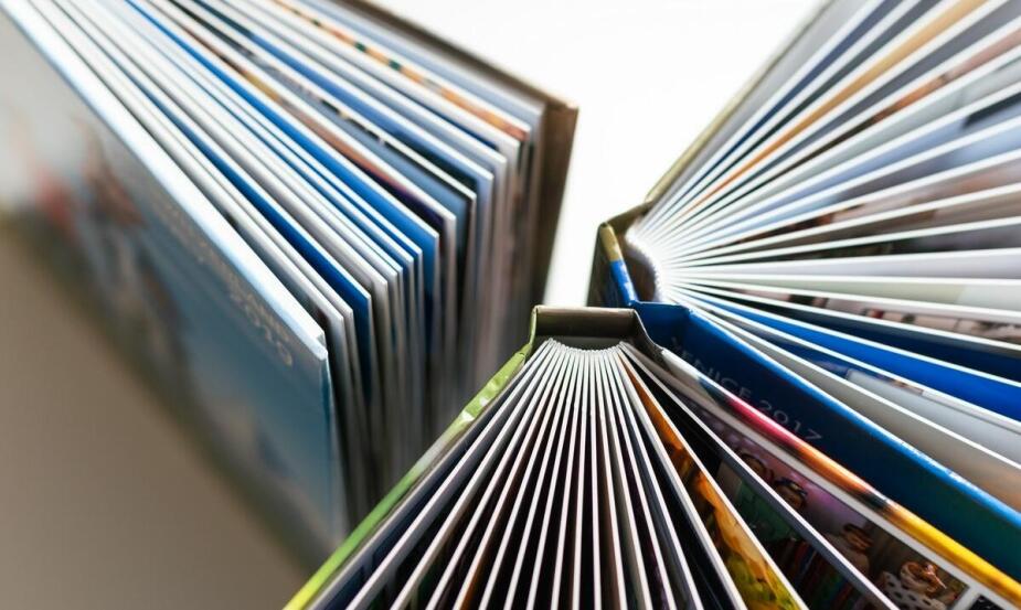 Jak odpowiednio zaprojektować nadruk na płytach, by przyciągnąć uwagę klienta?