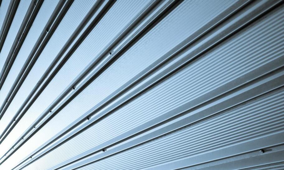 Tanie blachy trapezowe a ich wytrzymałość mechaniczna