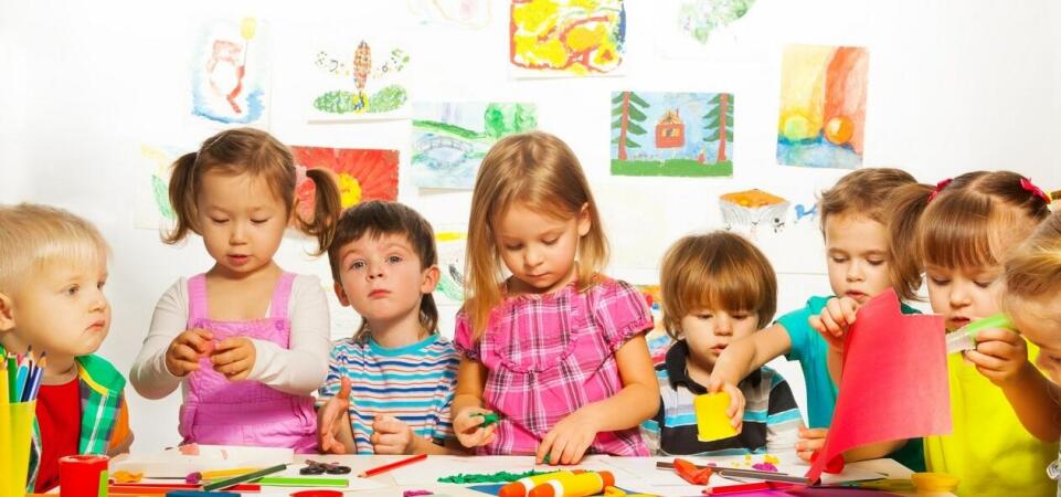 Jakie znaczenie mają uroczystości świąteczne dla integracji dzieci w żłobku?