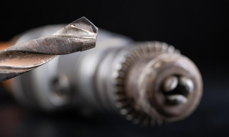 Znaczenie chromowania w zwiększaniu wytrzymałości narzędzi przemysłowych