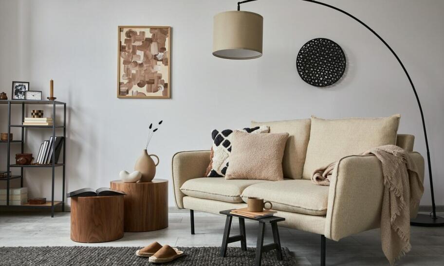 Jakie trendy panują w internetowych sklepach meblowych dla foteli?