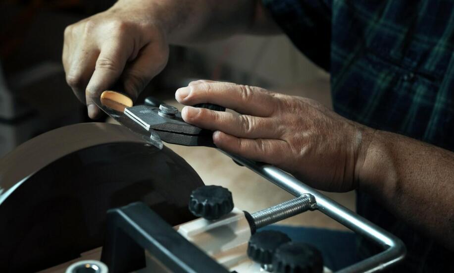 Wpływ jakości stali na trwałość noży kuchennych