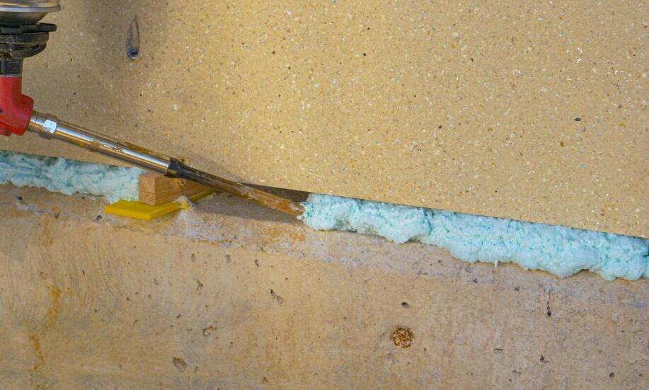 Izolacje natryskowe pianą PUR w ochronie przed wilgocią w piwnicach