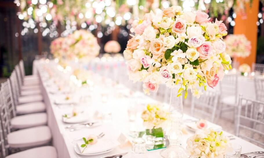 Jak dom weselny może pomóc w organizacji tematycznego wesela?