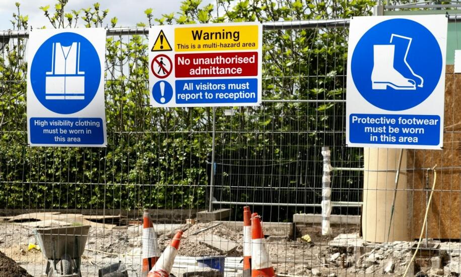 Jakie są najważniejsze aspekty bezpieczeństwa przy montażu pomp głębinowych?