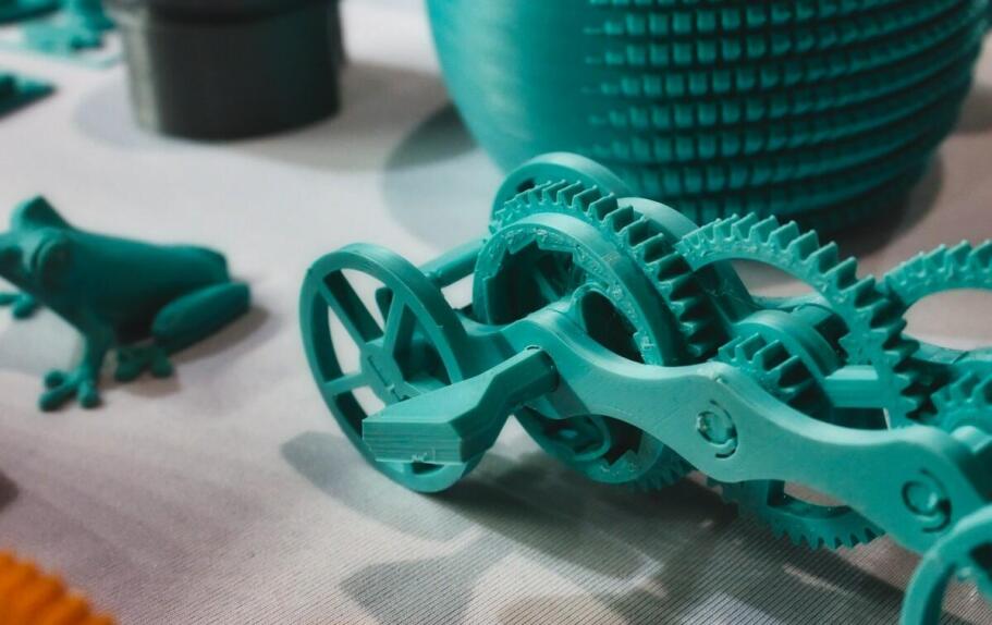 Jakie materiały stosuje się w produkcji nowoczesnych pasów narzędziowych?