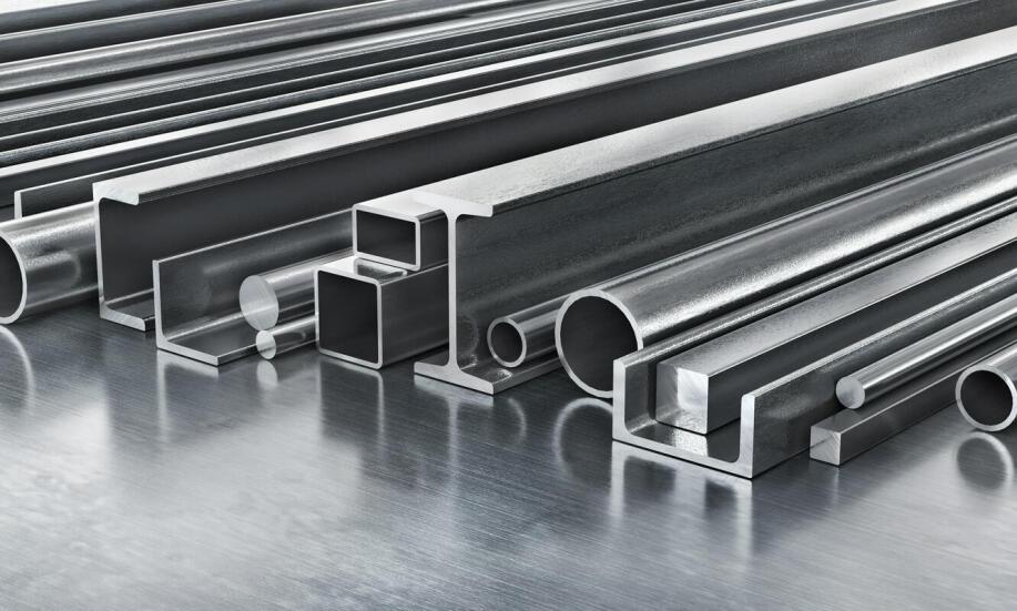 Wybór materiałów do konstrukcji stalowych: stal nierdzewna vs stal węglowa