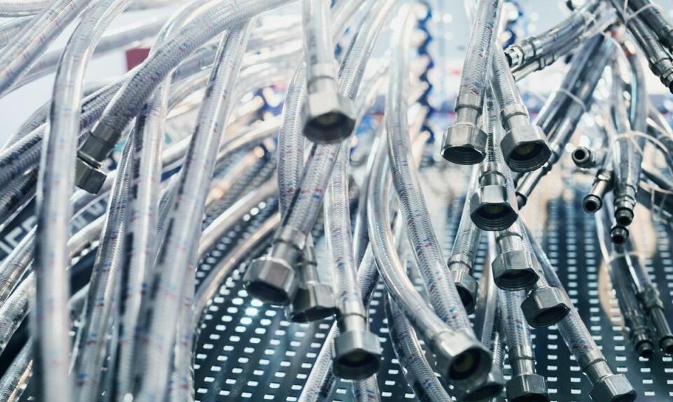 Blachy kwasoodporne a ich rola w rozwoju infrastruktury telekomunikacyjnej