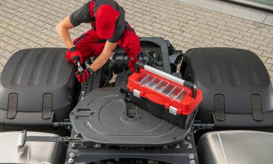 Wpływ regularnych przeglądów technicznych na wydajność wywrotek Iveco