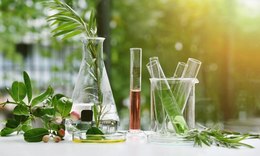 Jakie innowacyjne akcesoria pomagają w tworzeniu trwałych zapachów?