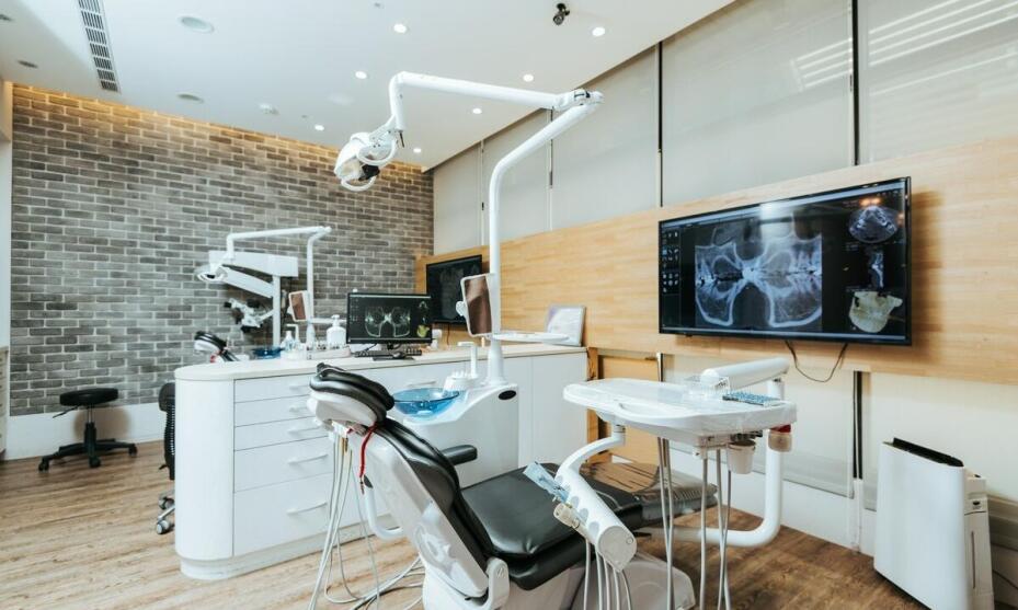 Implantologia na Przymorzu: Kompleksowe podejście do odbudowy zębów