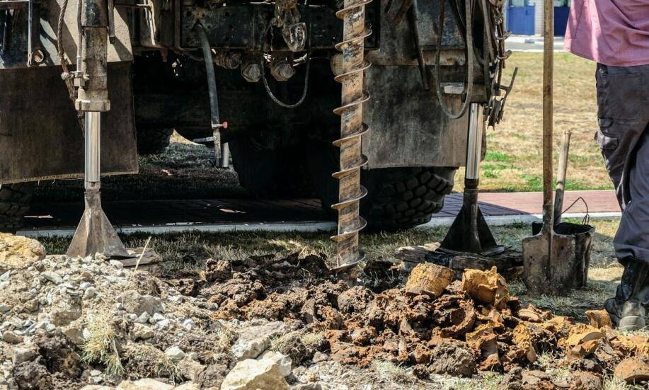 Technologia przewiertów poziomych w trudnych warunkach terenowych