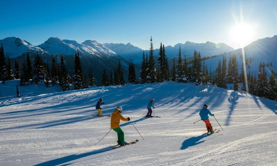 Zimowy relaks w Sudetach – narty biegowe, komfortowe noclegi i wyżywienie