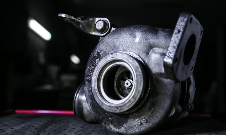 Jak przebiega szybka kontrola jakości po regeneracji turbosprężarki?