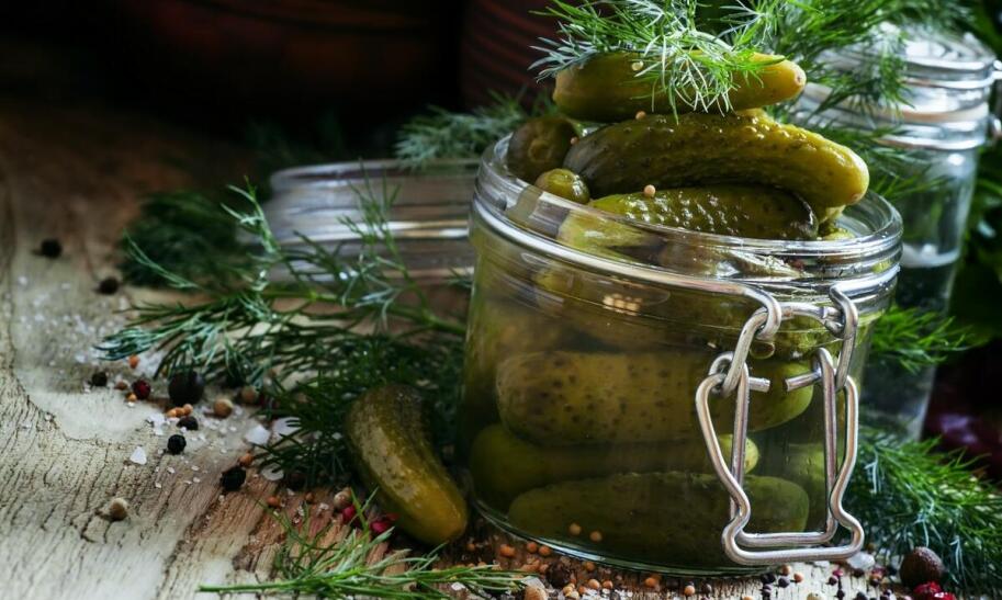 Czy można łączyć ogórki i pomidory w jednej potrawie?