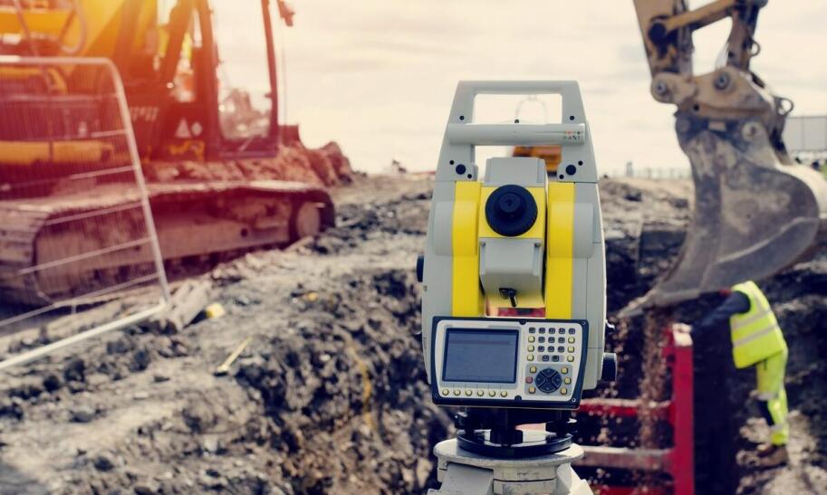 Jak wykonać drenaż opaskowy?