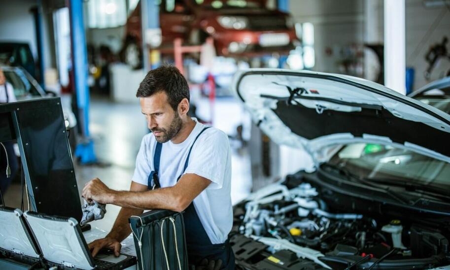 Wpływ regularnych przeglądów samochodu na zwiększenie bezpieczeństwa na drodze