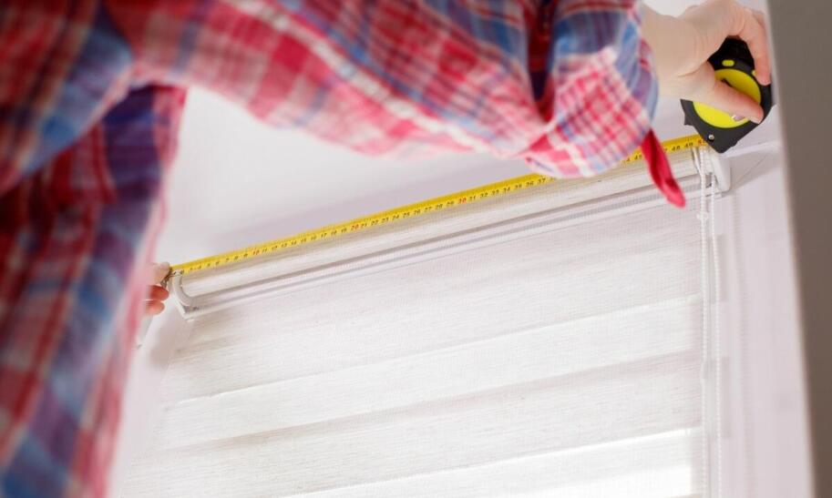 Jak zamontować roletę okienną samodzielnie?