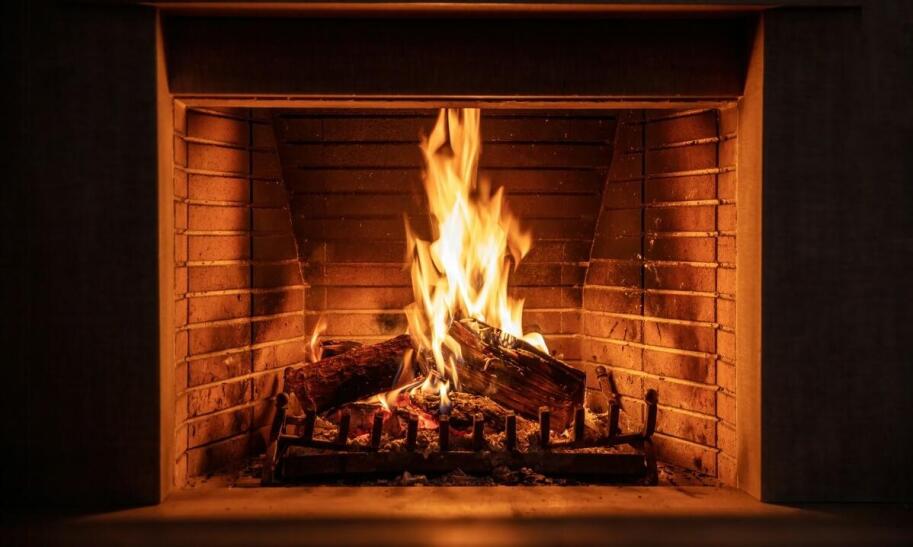 Jak czyścić szybę w kominku?