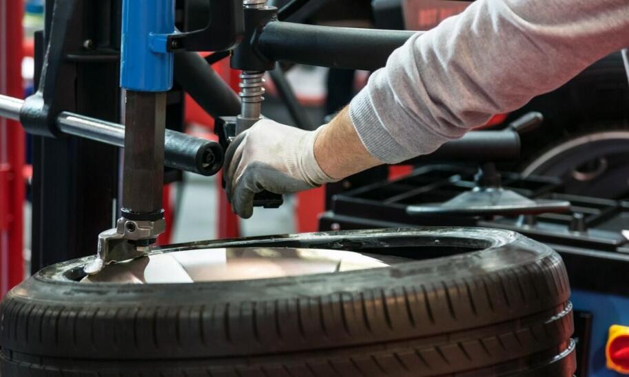 Jakie korzyści niesie ze sobą wulkanizacja opon w profesjonalnym serwisie?