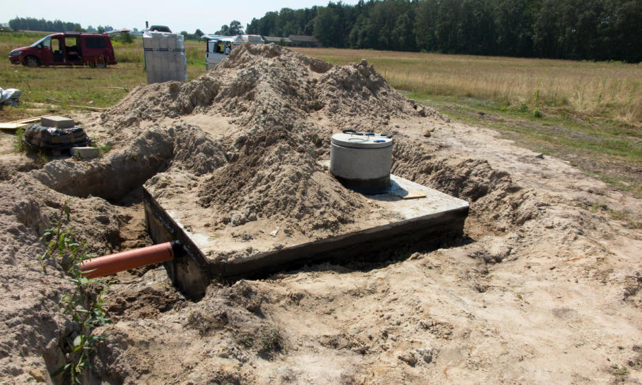 Czy przydomowa oczyszczalnia ścieków może działać sprawnie na gliniastym gruncie?