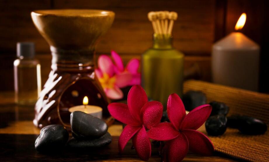 Dlaczego warto wybrać produkty do aromaterapii z oferty sklepu florystycznego?