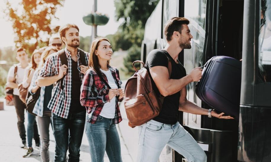 Wynajem busa Polska Niemcy – co warto wiedzieć o bezpieczeństwie podróży?