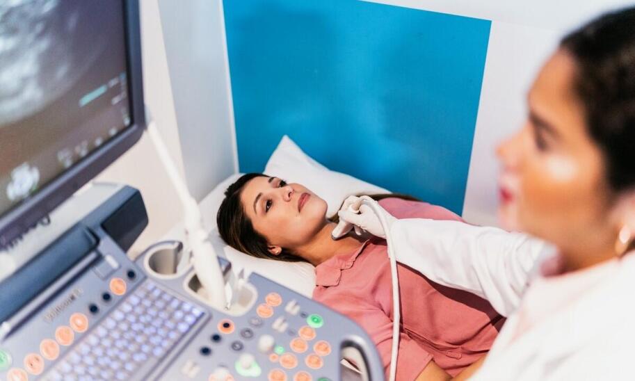 Jakie innowacje w technologii ultrasonograficznej poprawiły diagnostykę ślinianek?