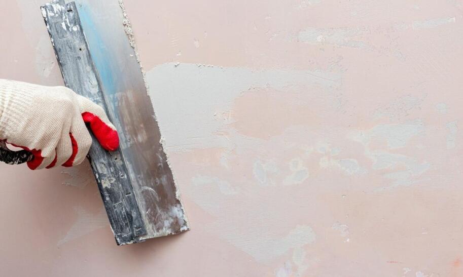 Jak naprawić pęknięcia w ścianach?