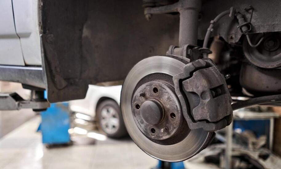 Jakie są najczęstsze błędy w użytkowaniu, które prowadzą do konieczności regeneracji zacisków?