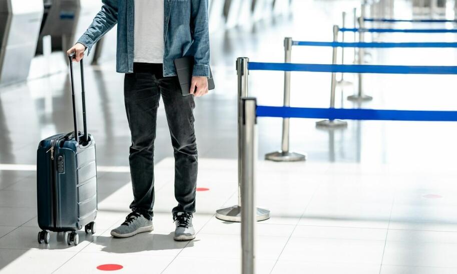 Jak przejść odprawę na lotnisku bez stresu