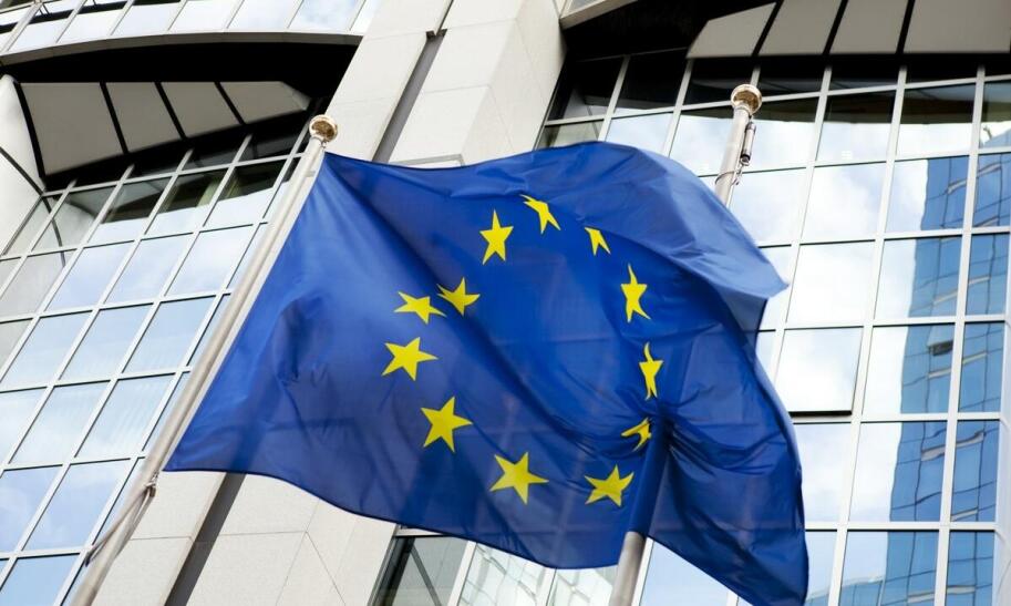 Czy warto wyrobić kartę EKUZ przed wyjazdem za granicę?