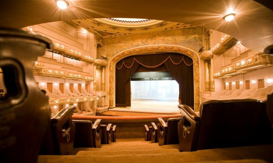 Na co warto wybrać się do teatru we Wrocławiu?