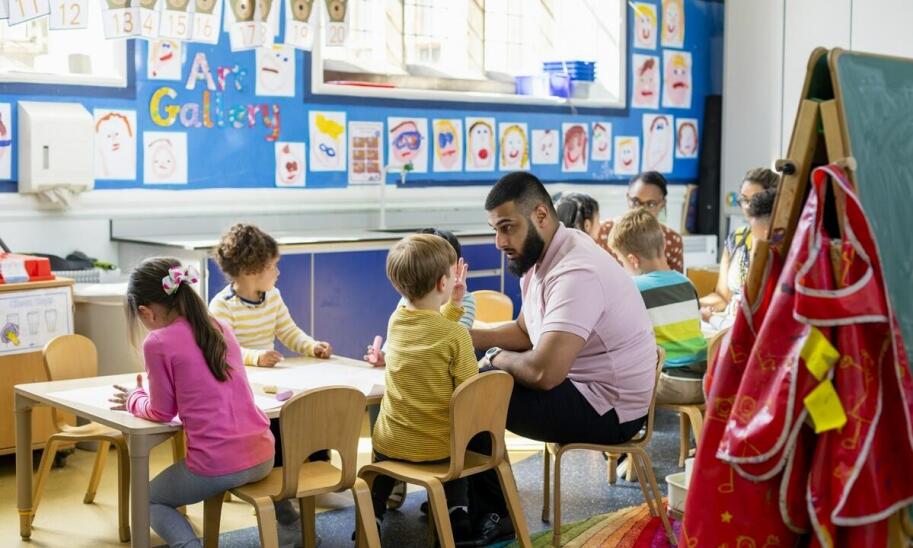 Jak autorski program edukacyjny wspiera wszechstronny rozwój dzieci?