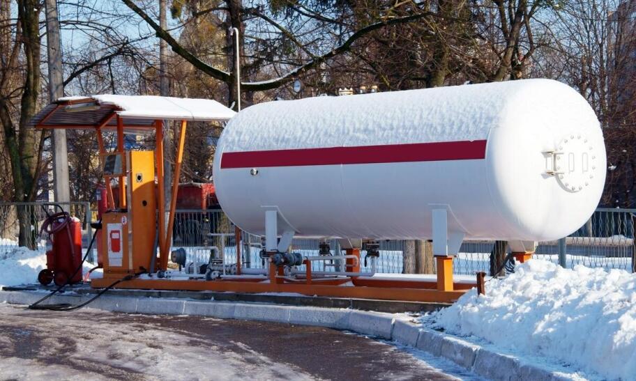 Porównanie różnych metod zimowania basenu ogrodowego