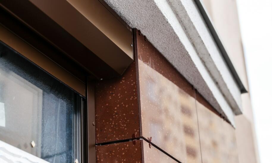 Zalety parapetów stalowych w kontekście odporności na warunki atmosferyczne