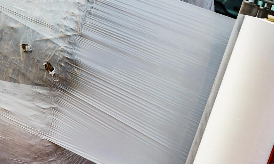 Folia stretch w kontekście zabezpieczania palet