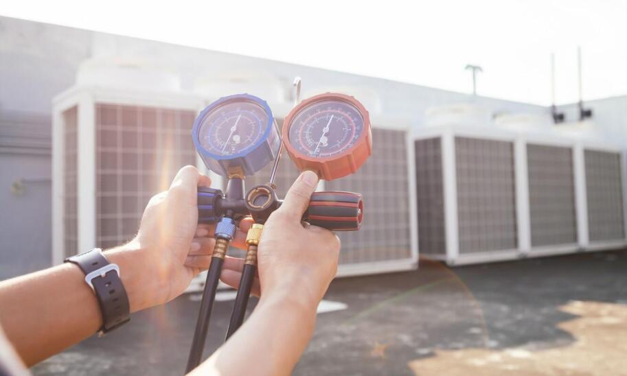 Dlaczego warto zlecić serwis klimatyzacji specjalistom?