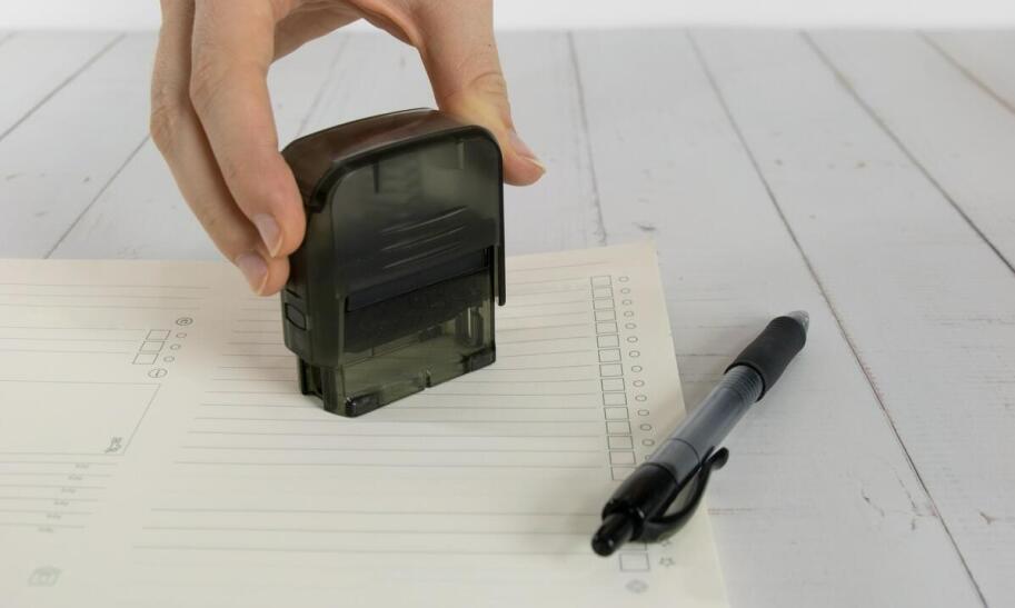 Kiedy należy złożyć zaświadczenie o ciąży w pracy?