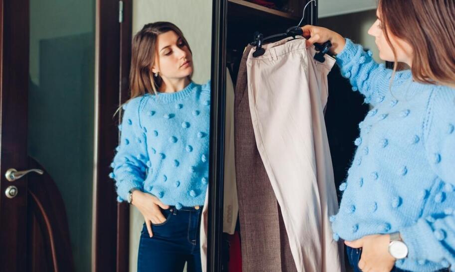 Czego nie powinna nosić kobieta po pięćdziesiątce